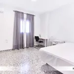 Rent a room of 99 m² in seville