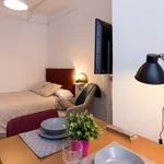 Rent 1 bedroom apartment of 25 m² in Granada']