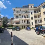 Affitto 6 camera appartamento di 150 m² in Naples