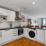 Rent 3 bedroom apartment in South East England