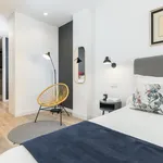 Rent 1 bedroom apartment of 120 m² in Madrid