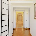 Rent 6 bedroom apartment of 260 m² in Roma