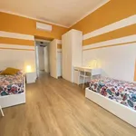 Rent a room of 140 m² in milan