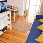 Rent 4 bedroom apartment of 50 m² in Lisboa