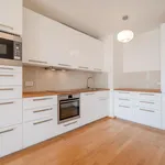 Pronajměte si 3 ložnic/e byt o rozloze 82 m² v Prague