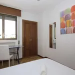 Rent a room of 130 m² in Madrid