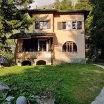 Rent 4 bedroom house of 130 m² in Madesimo