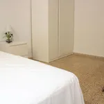 Rent 4 bedroom apartment in Valencia