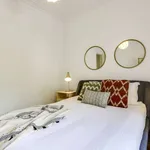 Rent 3 bedroom apartment of 90 m² in lisbon