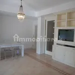 Affitto 3 camera casa di 80 m² in Bologna