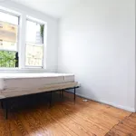 Rent 4 bedroom apartment in Williamsburg