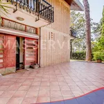 Rent 8 bedroom house of 473 m² in Roma