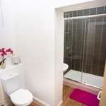 Rent 4 bedroom flat in Leicester