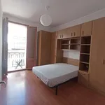 Rent 3 bedroom apartment of 68 m² in barcelona