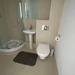 Rent 2 bedroom flat in Leeds