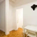 Rent a room of 162 m² in Madrid