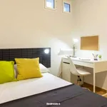 Rent a room of 110 m² in Madrid