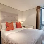 Rent 3 bedroom apartment of 84 m² in London