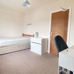 Rent 5 bedroom flat in Malvern Hills