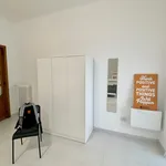 Rent 8 bedroom apartment in Bari