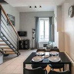 Appartement de 355 m² avec 2 chambre(s) en location à Lyon