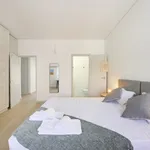 Rent a room of 250 m² in Lisbon