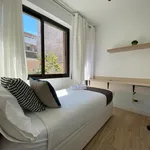 Rent 10 bedroom house in Madrid