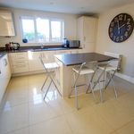 Rent 5 bedroom house in South East England