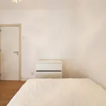 Rent a room of 100 m² in Lisboa