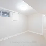 Rent 3 bedroom house in Toronto