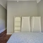 Rent a room in lisbon