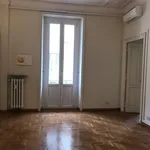 Rent 5 bedroom apartment of 140 m² in Roma