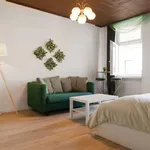 Miete 2 Schlafzimmer wohnung von 689 m² in vienna