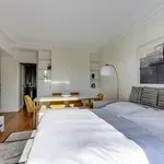 Rent 4 bedroom apartment of 60 m² in Paris