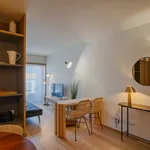 Rent 1 bedroom apartment of 46 m² in Porto