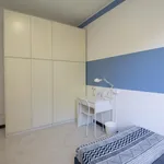 Rent 3 bedroom apartment in Milan