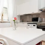 Rent 3 bedroom apartment in Milan