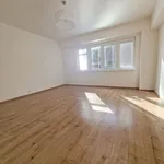 Pronajměte si 3 ložnic/e byt o rozloze 1280 m² v Praha