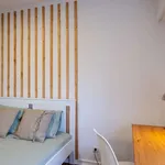 Rent a room of 200 m² in lisbon