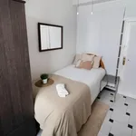 Rent 4 bedroom apartment in Valencia