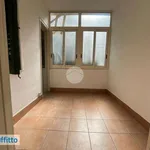 Affitto 4 camera appartamento di 120 m² in Palermo