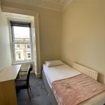 Rent 4 bedroom flat in Edinburgh