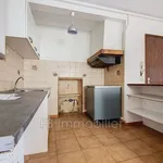 Appartement de 44 m² avec 2 chambre(s) en location à Grans