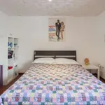 Rent a room of 100 m² in bologna