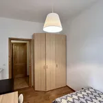 Rent a room of 65 m² in florence