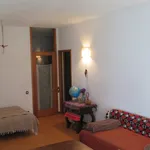 Rent a room of 150 m² in Porto