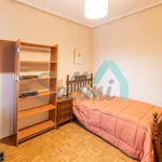 Alquilo 3 dormitorio apartamento de 90 m² en Oviedo