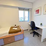 Rent a room of 170 m² in valencia