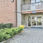 Appartement de 581 m² avec 1 chambre(s) en location à Toronto