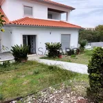 Rent 4 bedroom house of 400 m² in Leiria